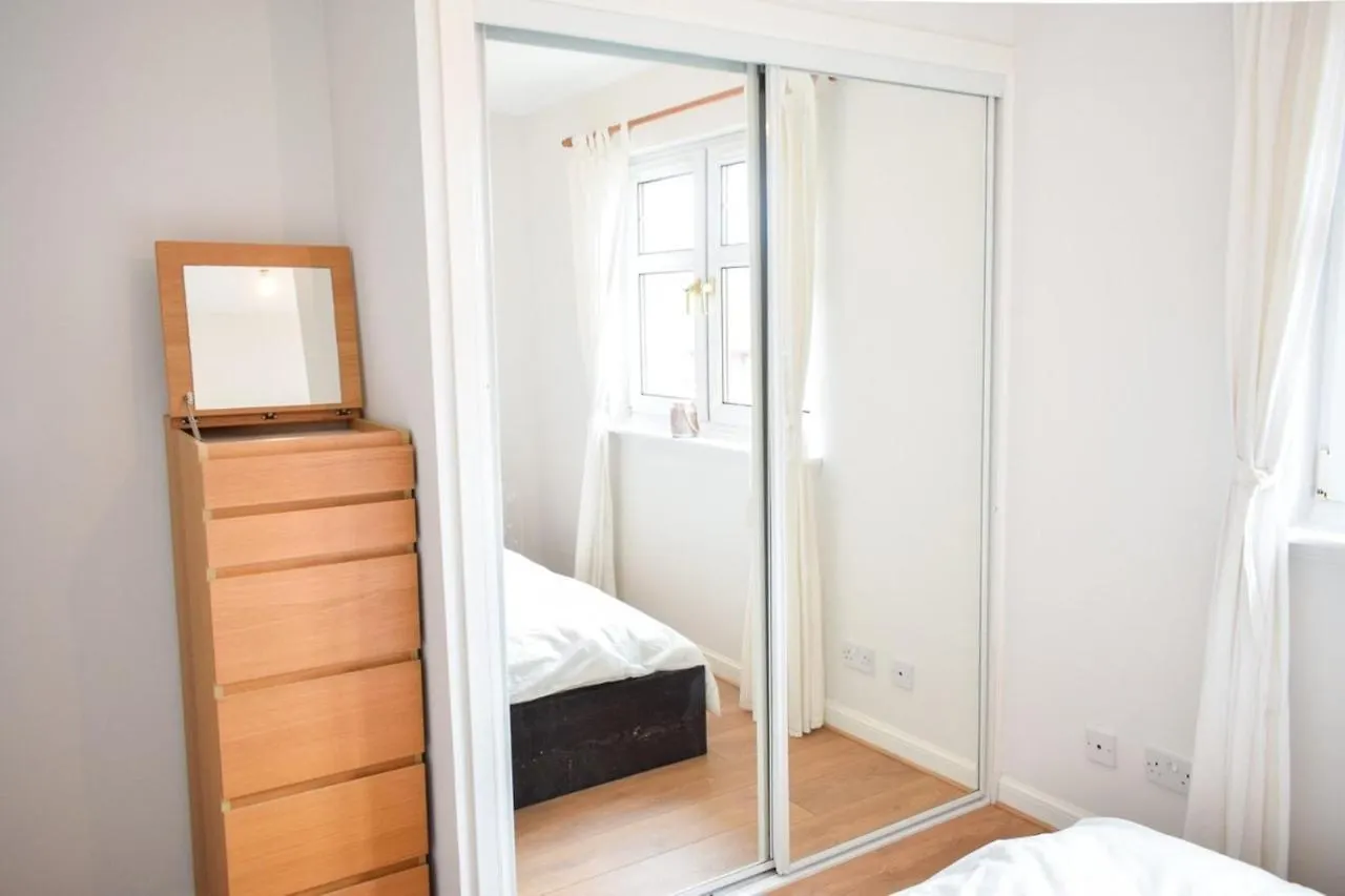 City Centre 2 Bedroom Apartment Edinburgh