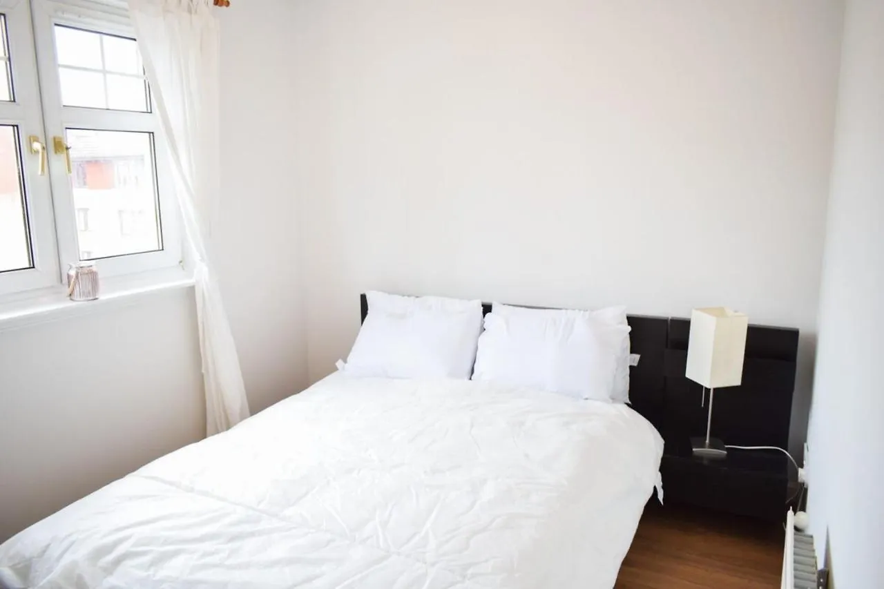 City Centre 2 Bedroom Apartment Edinburgh 0*,