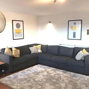 Waterfront Living In Leith With Free Parking! Edinburgh