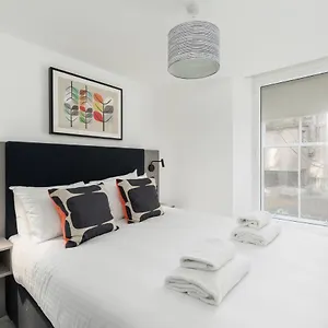 Apartment Destiny Scotland Market Street, Edinburgh