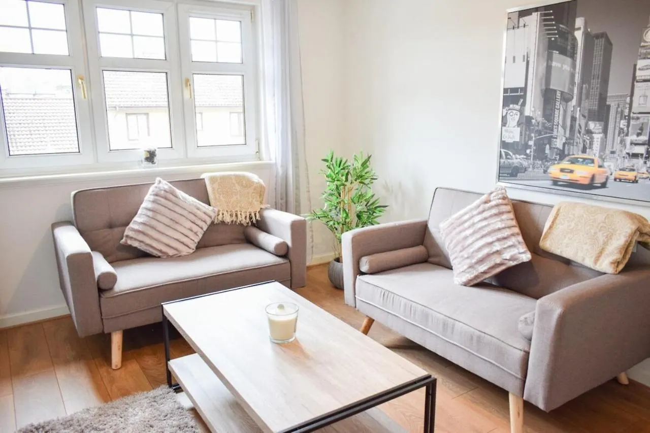 City Centre 2 Bedroom Apartment Edinburgh
