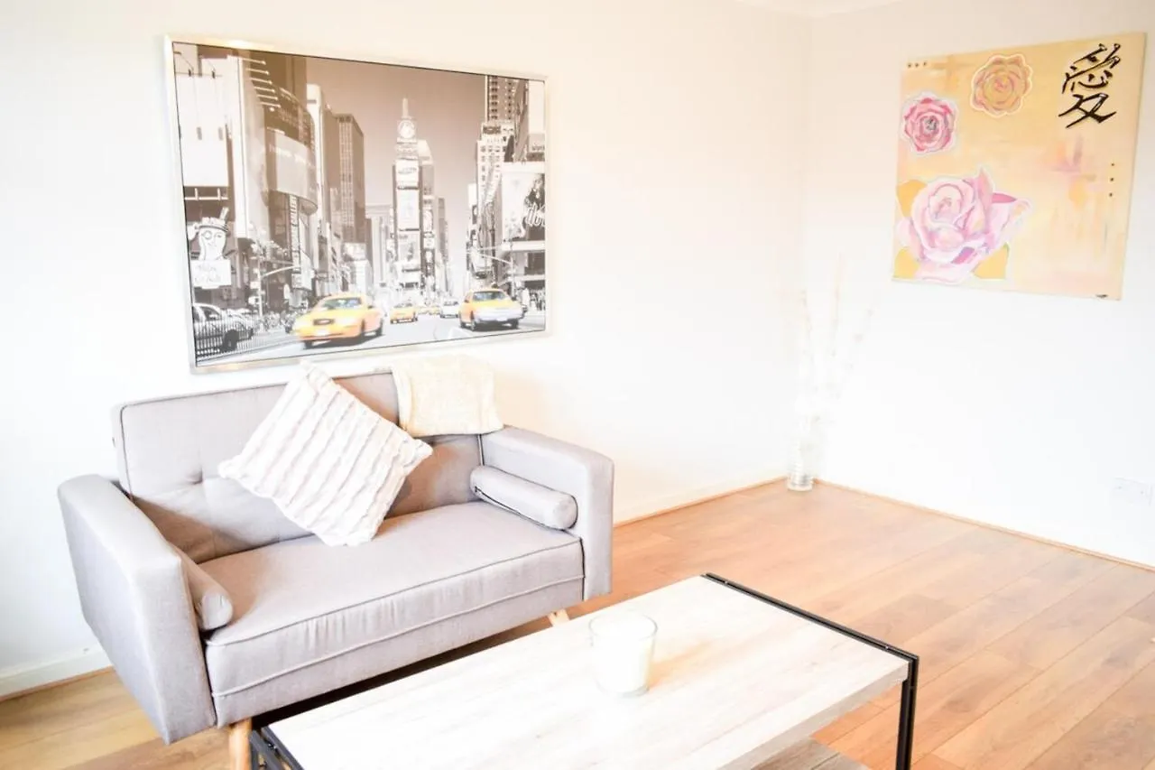 City Centre 2 Bedroom Apartment Edinburgh